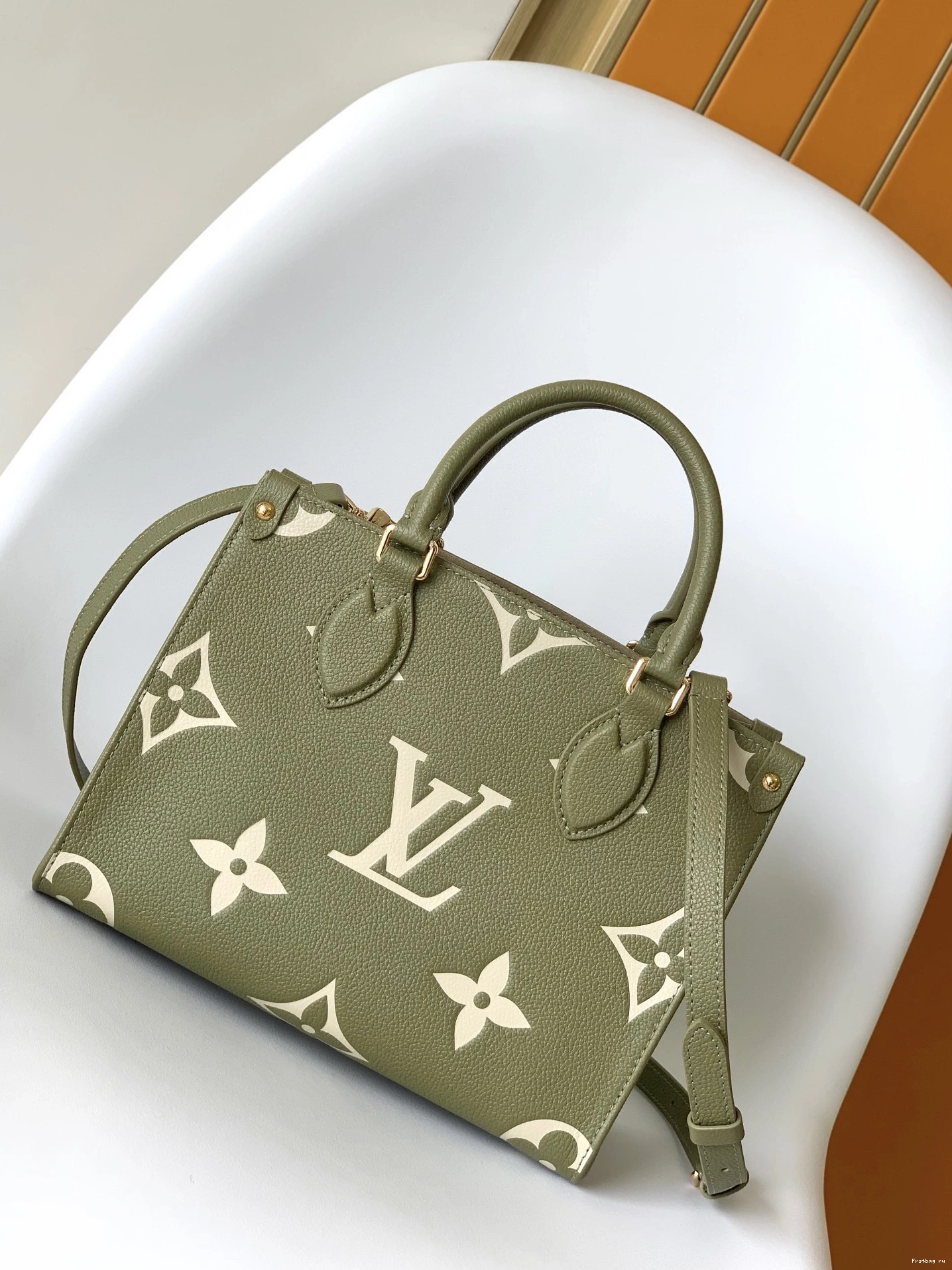 Frstbag ru VUITTON PM LOUIS ONTHEGO 0711